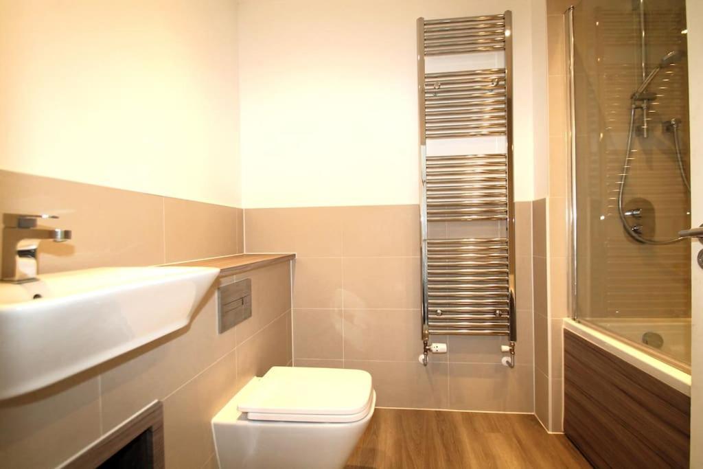 Broomfield Beaulieu Park - Sleeps 10 - Chelmsford别墅 外观 照片